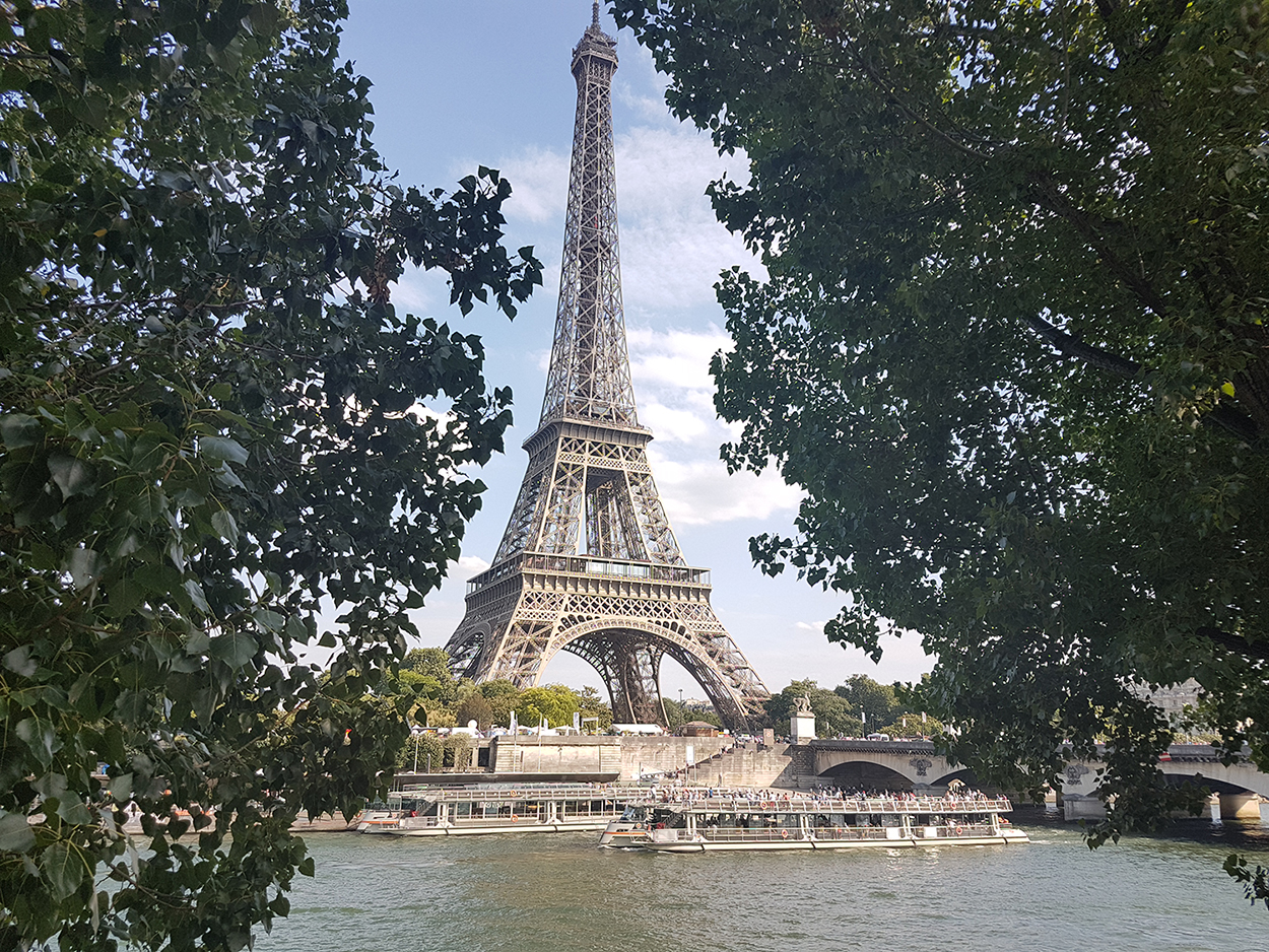 billiga flygresor paris från stockholm och göteborg